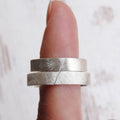 Alianzas de boda complementarias en plata de ley hechas a mano